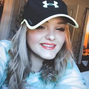 Meet your Posher, Caroline